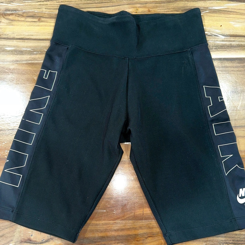 Nike Air 8” Biker Shorts